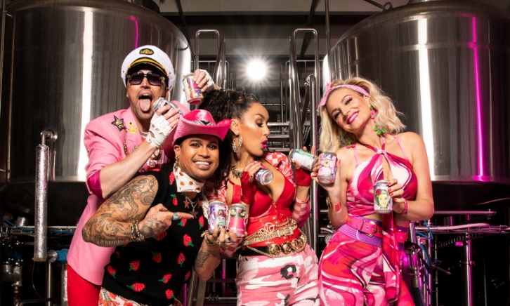 Two Chefs Gender Fluid bier met Vengaboys